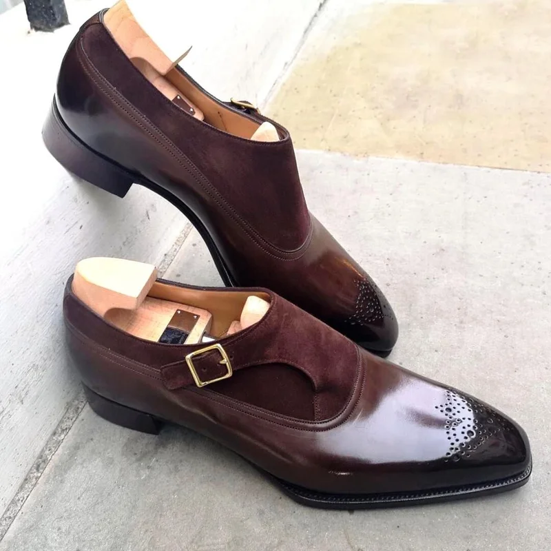 

Dress Shoes 2022 New Men Shoes Classic Solid Color Faux Suede Stitching PU Square Head Hollow Single Button Monk Shoes KF902