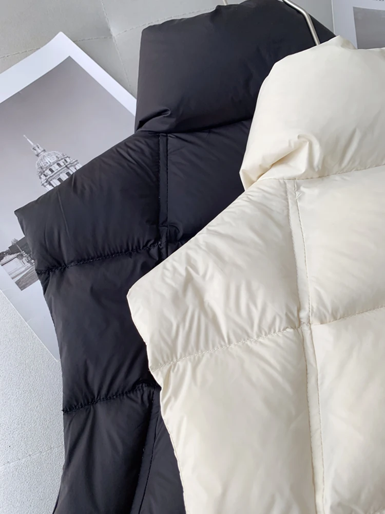 2022 Winter Waistcoat Women Fashion Woven Pattern Warm White Down Vest Jacket Female Loose Sleeveless Vests Ladies Coat