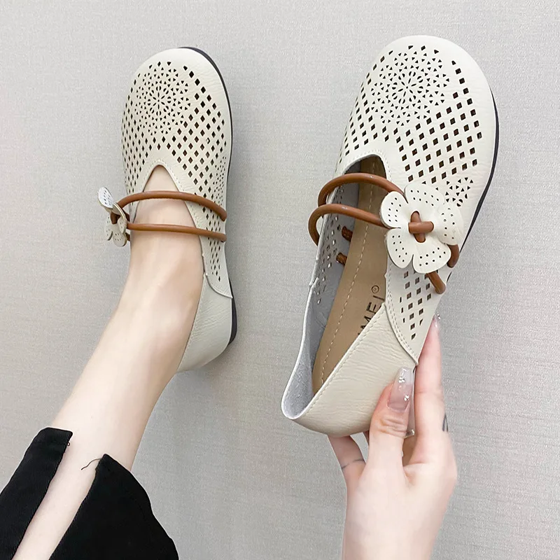 

Fashionable Ethnic Style Retro Sandals 2023 Summer New Flower Soft Leather Comfortable Flat Bottom Hollow Out Single Shoe Women