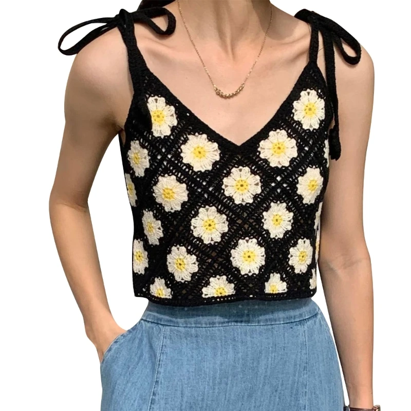 Женский трикотажный укороченный топ без рукавов на тонких бретельках