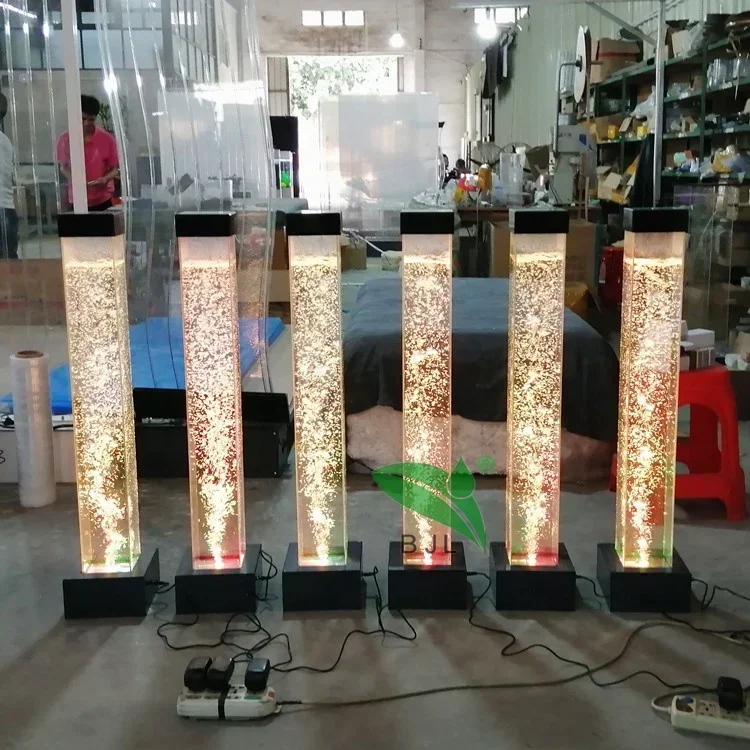 Фото Напольный светильник для интерьера с LED-подсветкой, меняющей цвета, из акрила, с водяными пузырьками, в форме квадратной колонны. №4