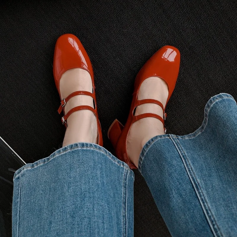 Туфли-лодочки женские из лакированной кожи с двумя ремешками 6 см