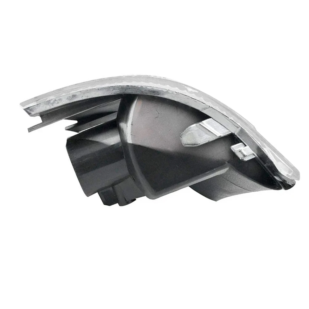 Зеркало заднего вида с поворотным сигналом правой стороны