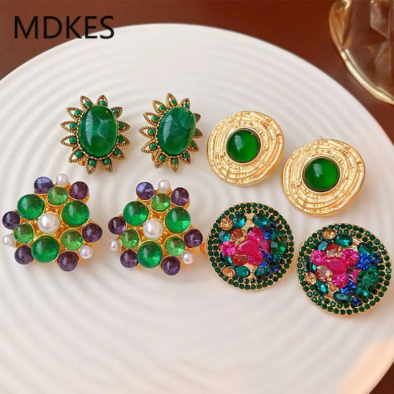 

Green Rhinestone Round Earrings Fashionable Retro Antique Style Ear Bone Clip Light and Luxurious Temperament High-end Earrings