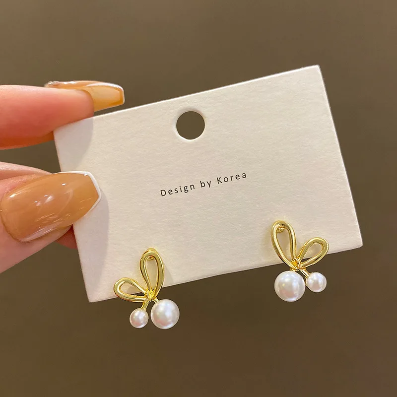 

Elegant Romantic Unique Imitation Pearl Stud Earrings For Woman Korean Fashion Jewelry Party Girl's Lady Temperament Accessories