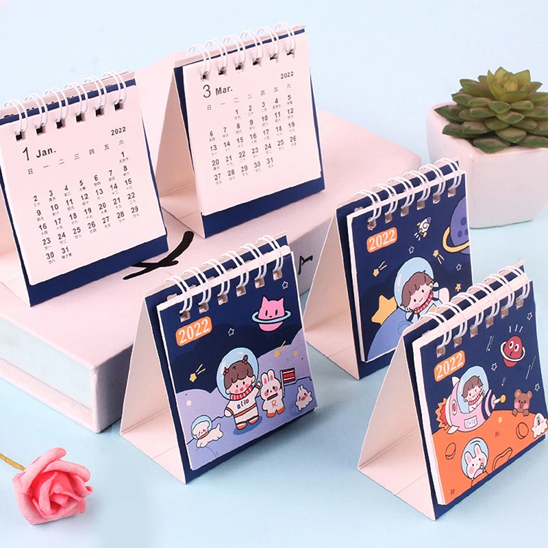 

2023 Random Style Astronaut Planet Mini Desk Calendar Decoration Ornaments Memo Daily Schedule Planner
