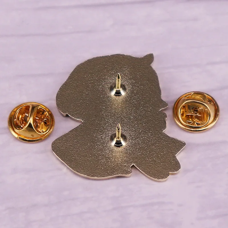 Милый волшебный Хой жесткая эмалированная булавка кавайный мальчик и кальцифер