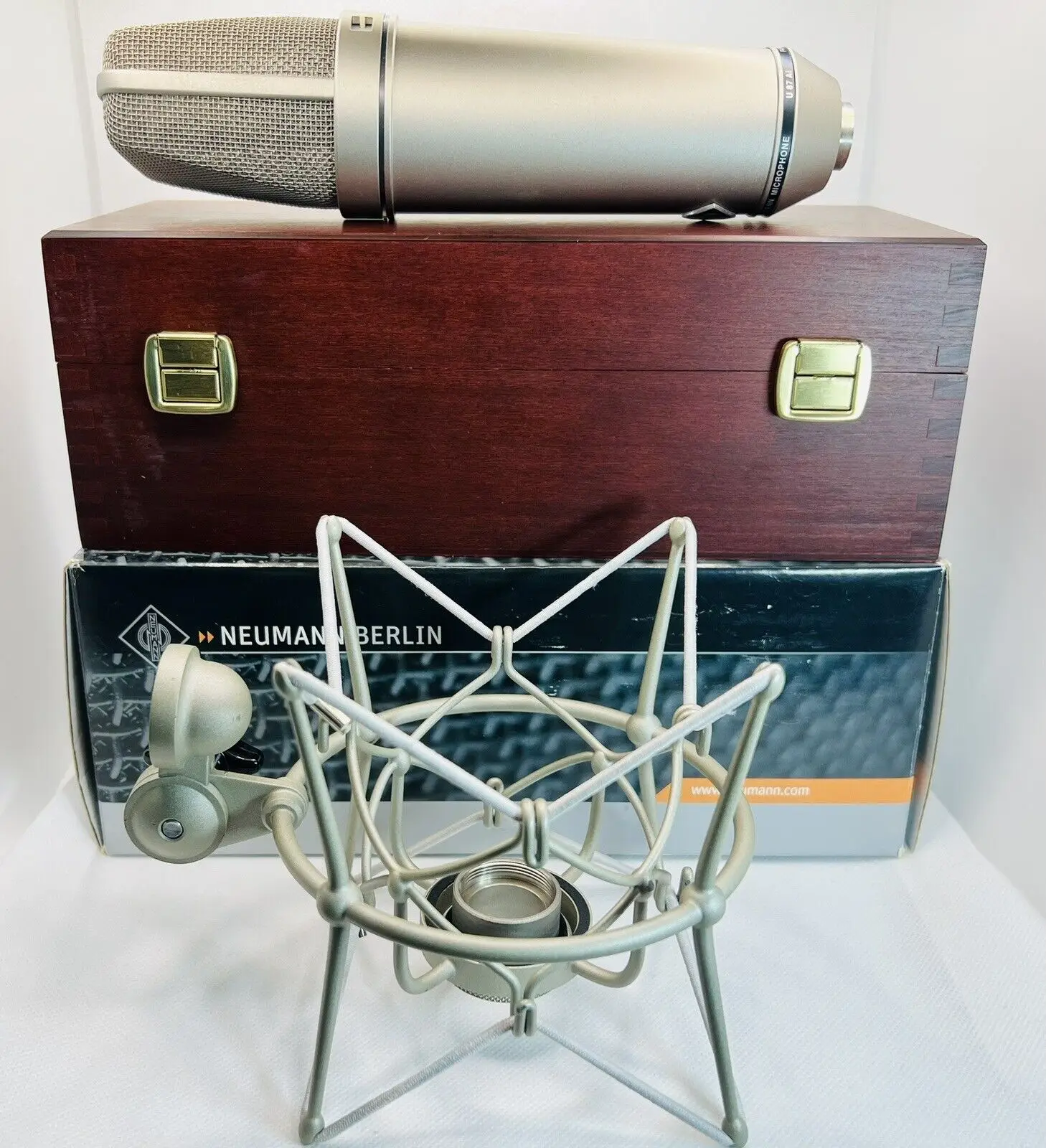 

Summer discount of 50% HOT SALES FOR BUY 5 GET 2 FREE Neumann u87ai condenser microphone recording wooden box