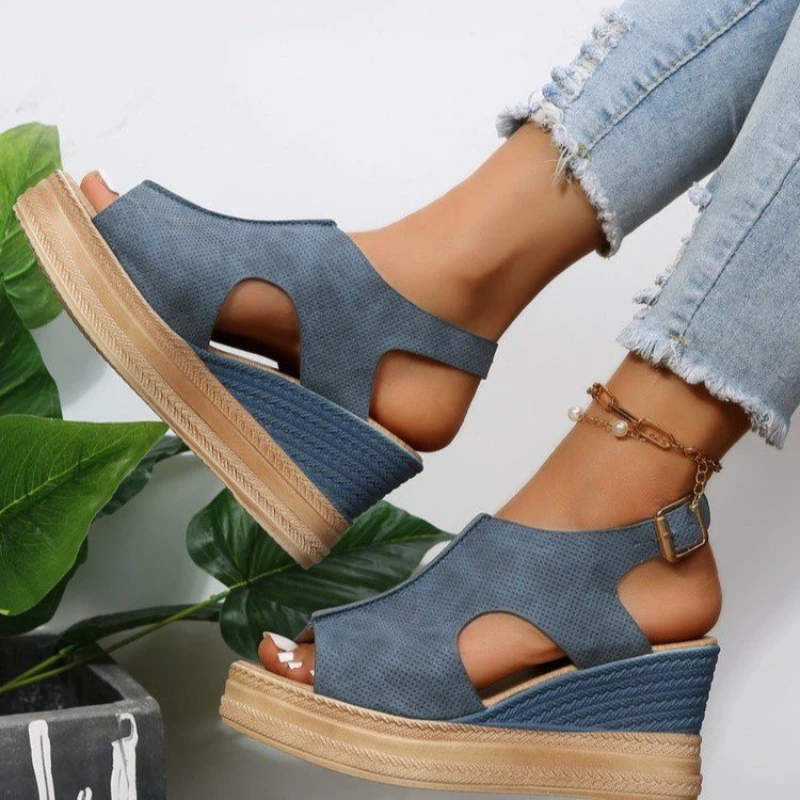 2023 Summer New Fish Mouth Large Slope Heel Sandals Fashion Open Toe Buckle Beach Sandals Roman Style High Heel Sandals