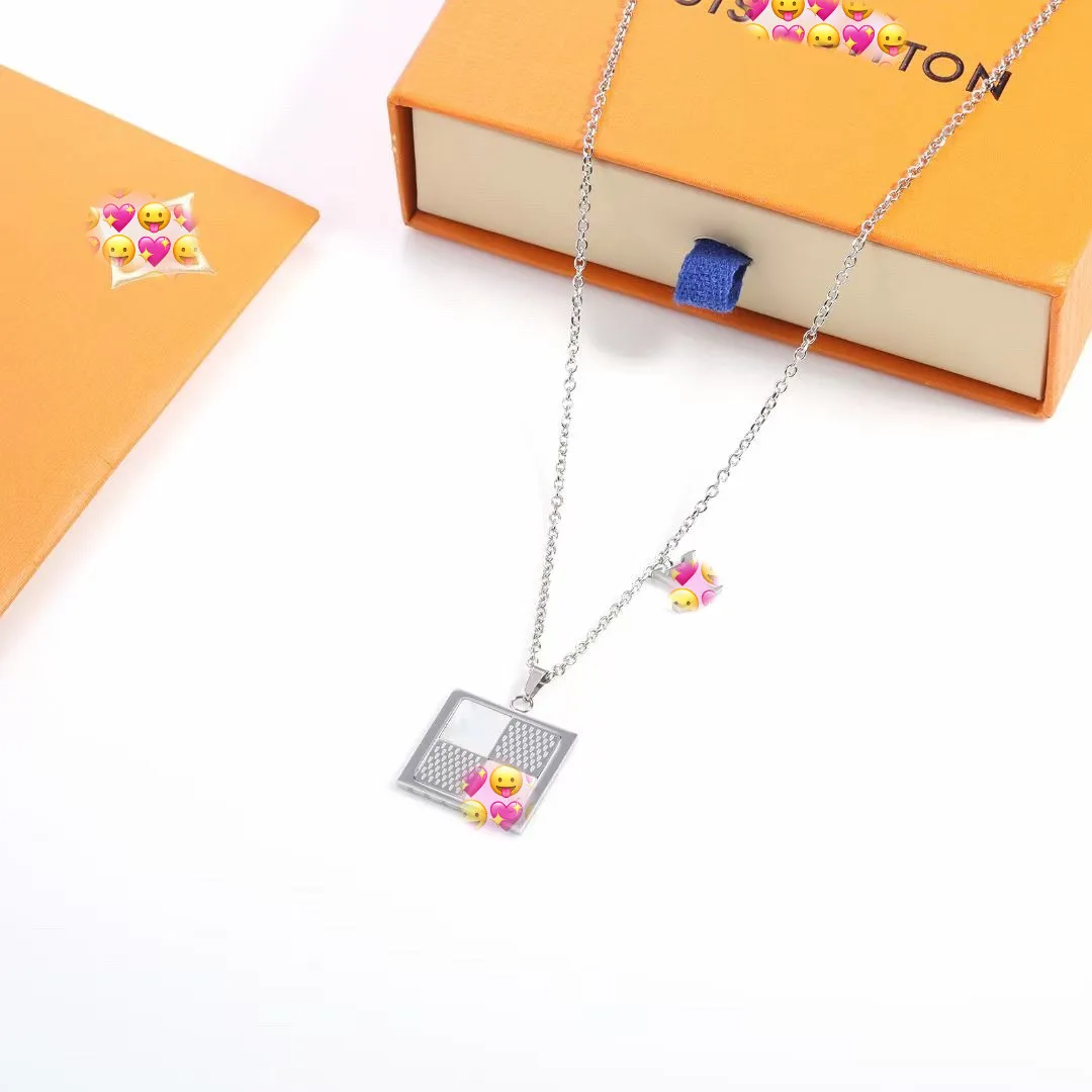 

L----------Necklace MAN
