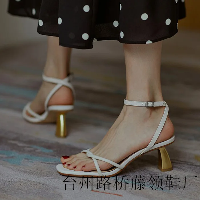 

Summer word belt Korean version of high-heeled thin belt simple white with open-toe thick heel fashion beige sandals for women