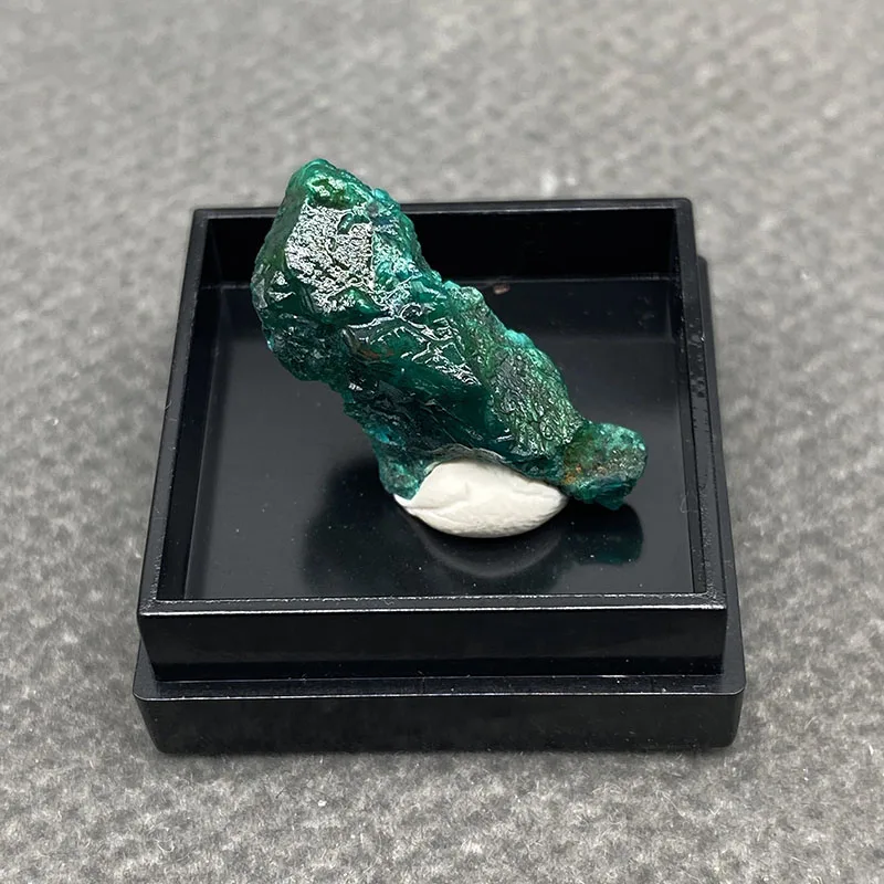 

Необработанный диоптаз из Конго, бусины WETFGTNM