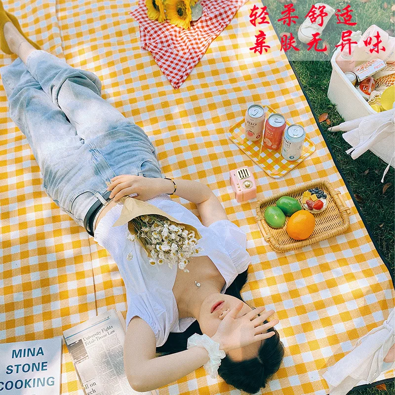 

T Waterproof Plaid Picnic Mat Folding Outdoor Waterproof Mat Spring Outing Beach Mat INS Pocket Portable Lawn Picnic Cloth