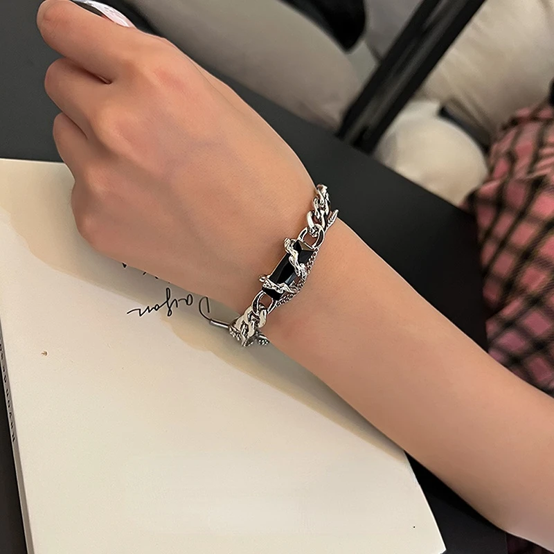 

Titanium Steel Wrapped Around Black Gem Bracelet Hip Hop Punk Jewelry Retro Simple Original Men Chain Trend Collar Decoration