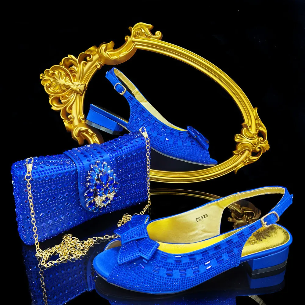

Hot Sale Blue Women 3CM Med Heel Shoes Match Purse With Rhinestones Decoration African Dressing Pumps And Bag Set CR923