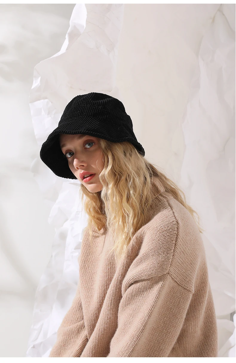 

2022 Winter New style corduroy helmet cap Whole colored hat Fashine corduroy designer bucket hat
