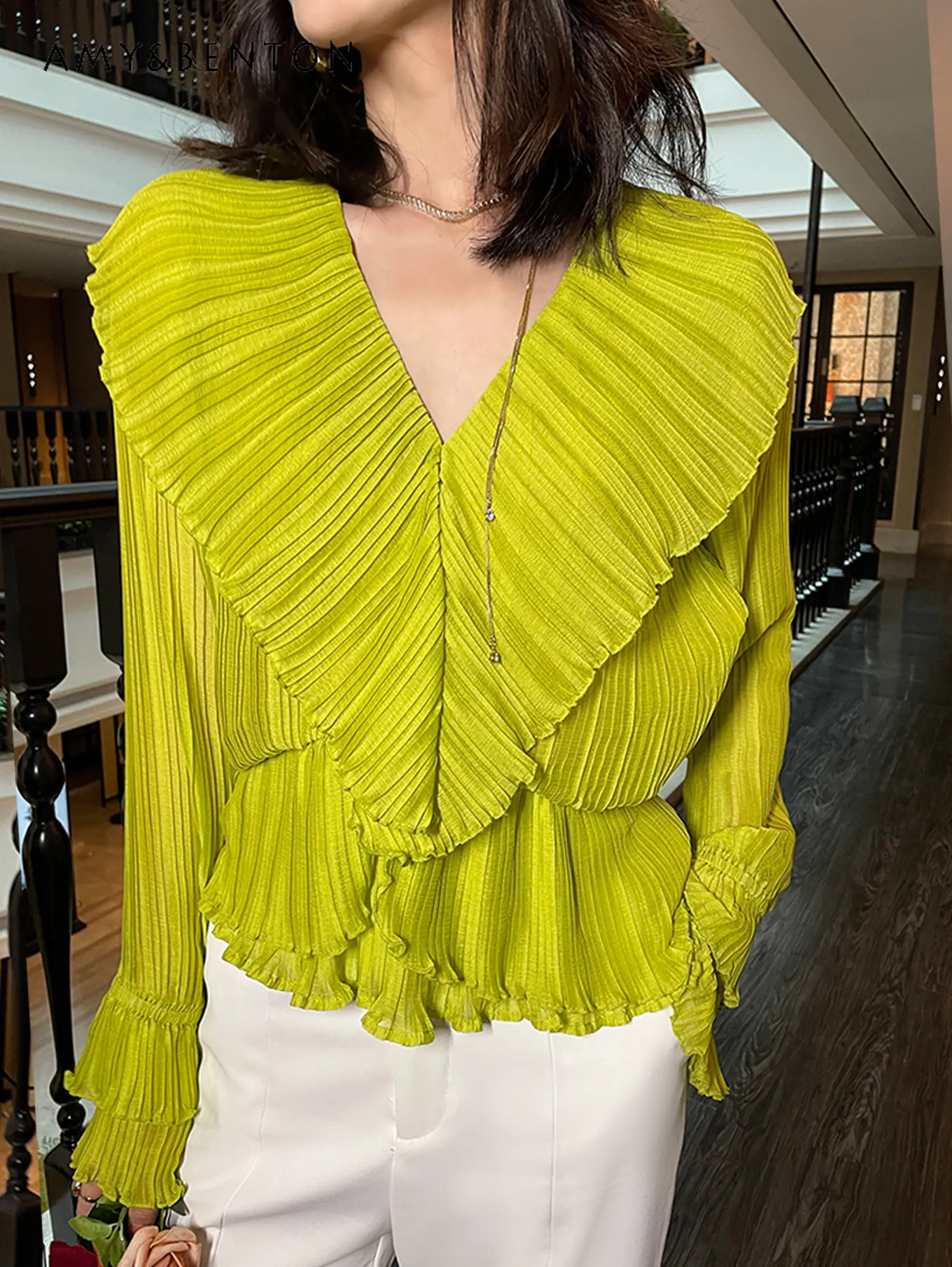 French Ruffled Elegant Pleated V-neck Blouse Tight Waist Temperament Wild Thin Short Spring and Summer Shirt Top for Women Thin
