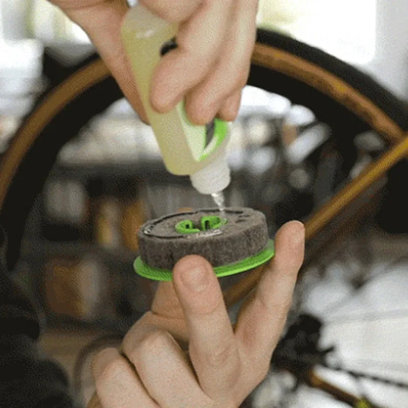 Инструмент для смазки велосипедной цепи