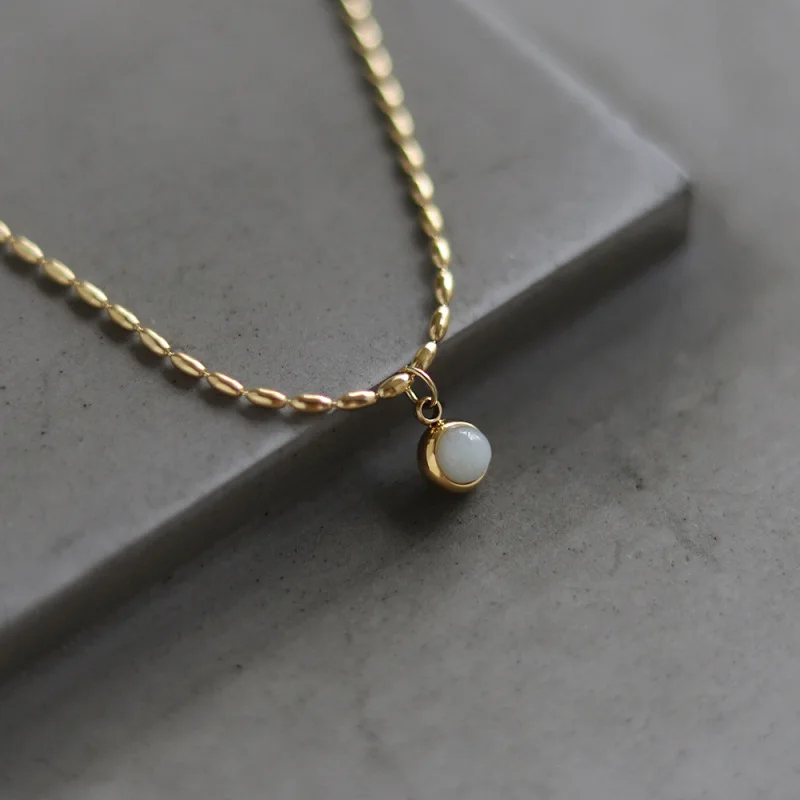 

Summer And Autumn Women's Necklace Round Pendant Titanium Steel Necklace Does Not Fade Clavicle Chain Women's Jewelry Wholesale