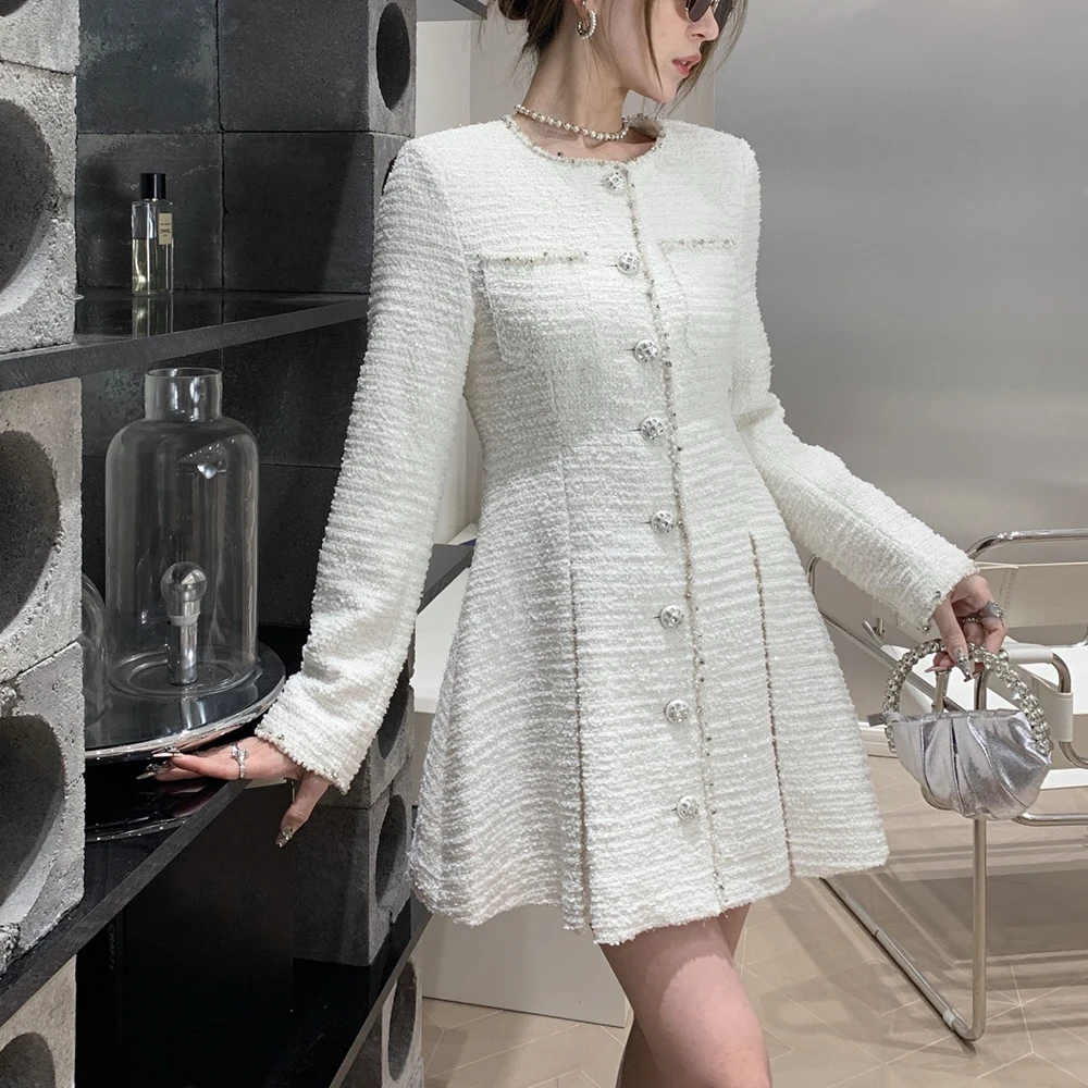 Женское платье с баской из твида длинным рукавом украшенное бисером Y2k весна 2024