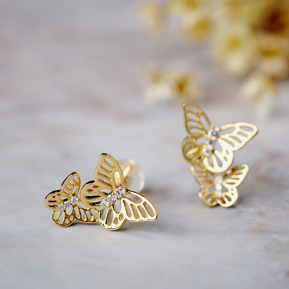 

Женские серьги-гвоздики в виде бабочек