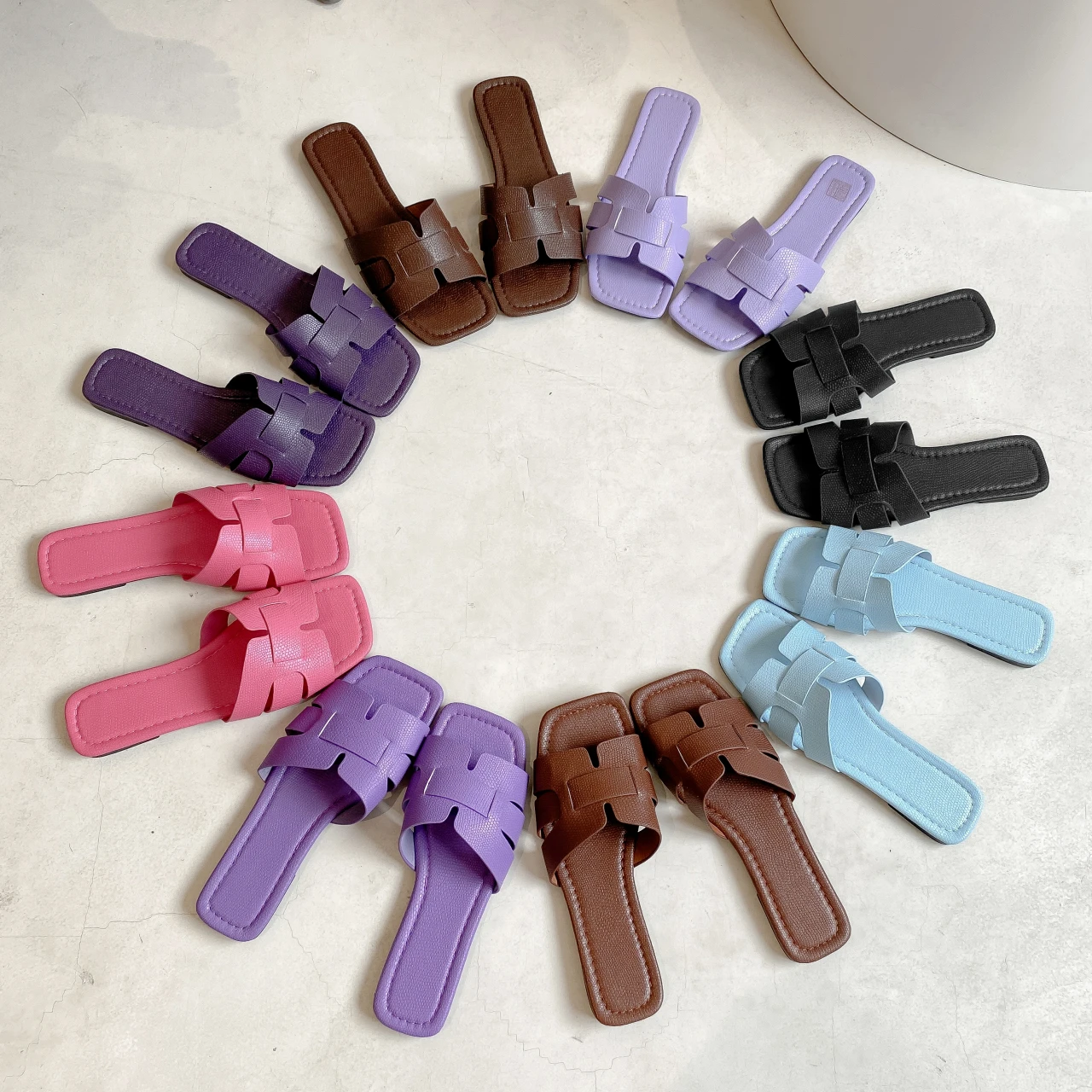 

2023 Summer Slipper Ladies Slides Sandals New Fashion Design Beach Flip Flops Flat Shoes Shoes for Women Slippers Zapatos