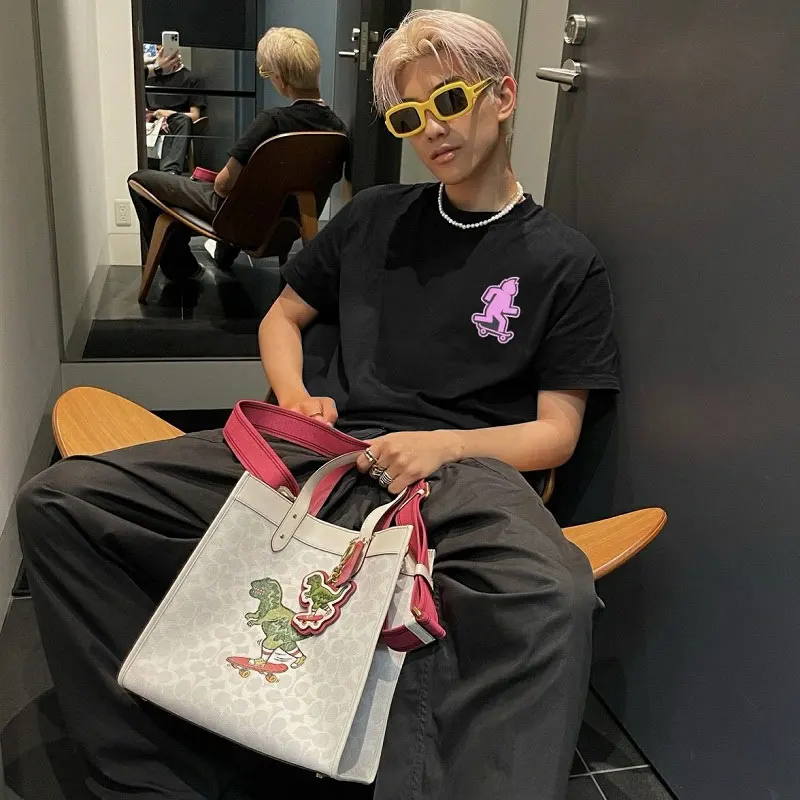 

Rapper Travis Scott t shirt Men Short Sleeve 100% Cotton Oversize T-shirt Hip Hop Streetwear Cactus Jack Gothic T-shirts Unisex