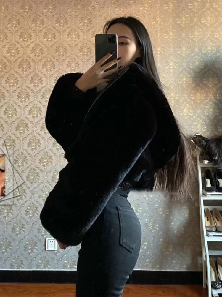 Fashion Zipper Faux Fur Hooded Thickened Warm White Short Coats Women 2022 Autumn Winter Casual High Street fluffy Outfits