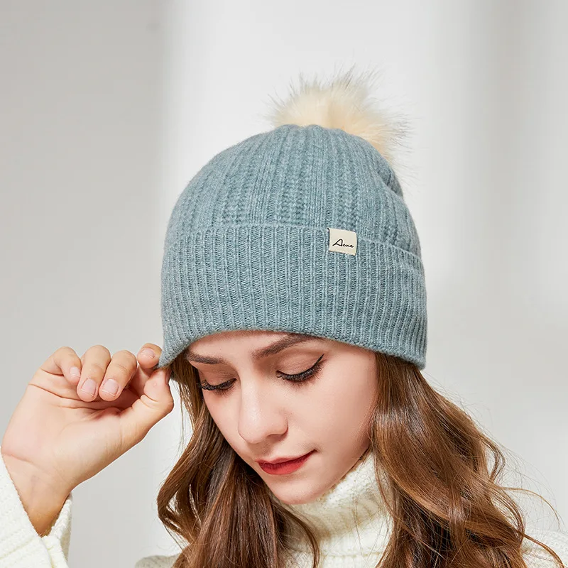 Шапка-бини Женская шерстяная трикотажная бережная шапка с помпоном модная