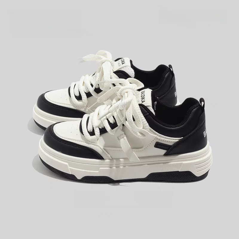 Кроссовки женские кожаные на плоской подошве небольшие повседневные беговые