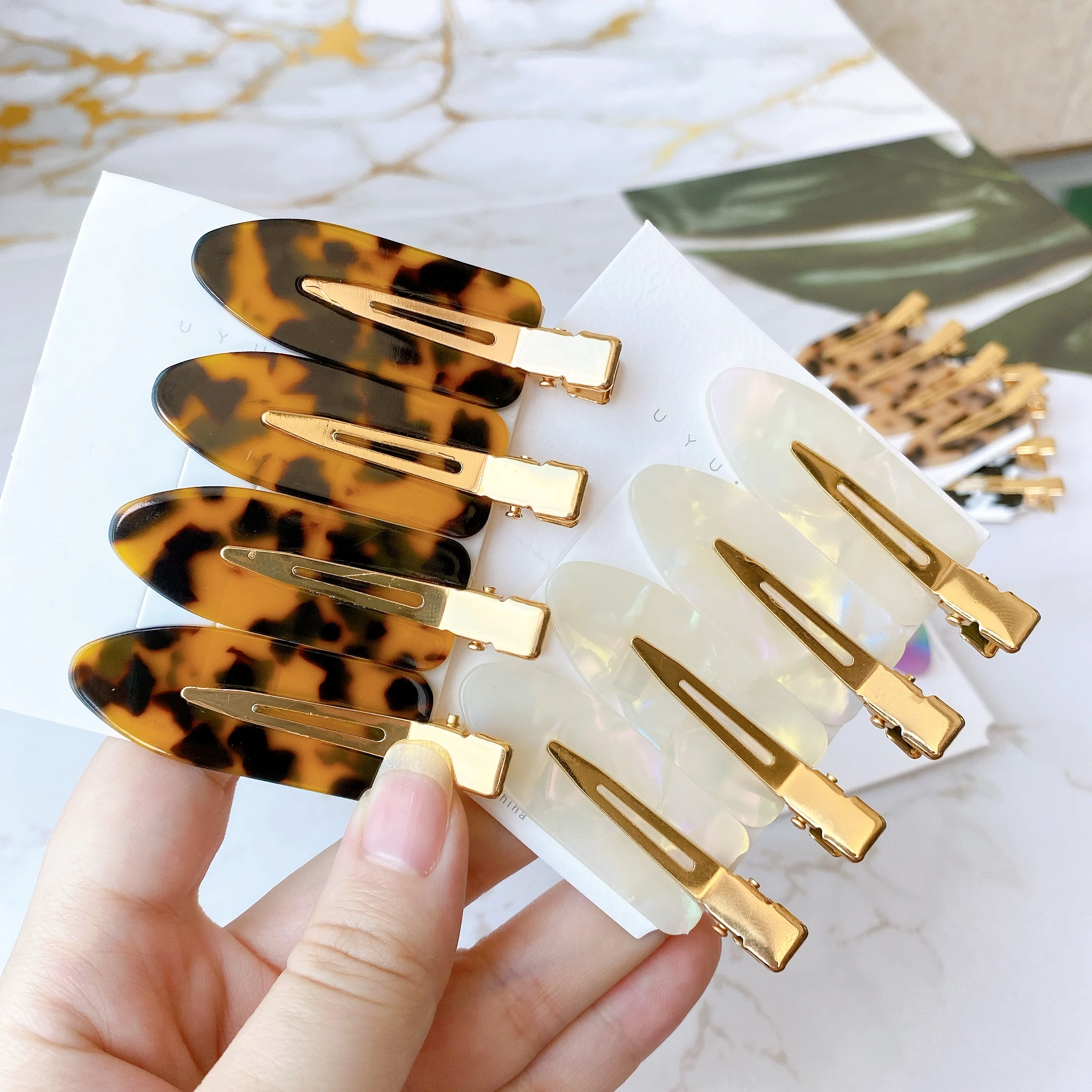 

4 Pcs Simple Wild Leopard Seamless Hair Clip Women Acetate Sheet No Bend Bangs Clip Duckbill Clip Hairpins Hair Styling Tool