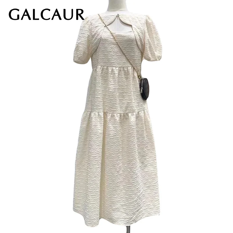 

Платье-миди летнее однотонное ТРАПЕЦИЕВИДНОЕ с круглым вырезом и короткими рукавами-фонариками