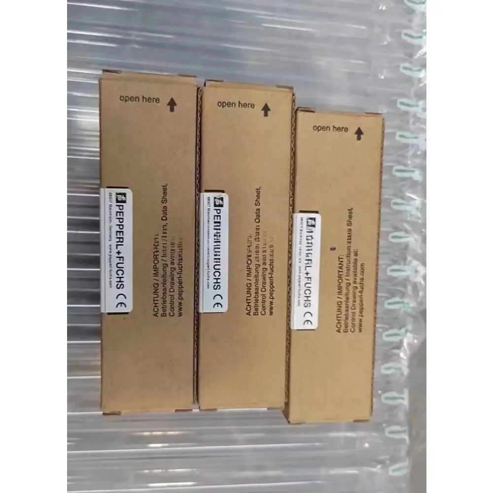 Фото Совершенно новый и оригинальный бесконтактный выключатель UC4000-30GM-IUR2-V15 UC500-30GM-IUR2-V15 №3