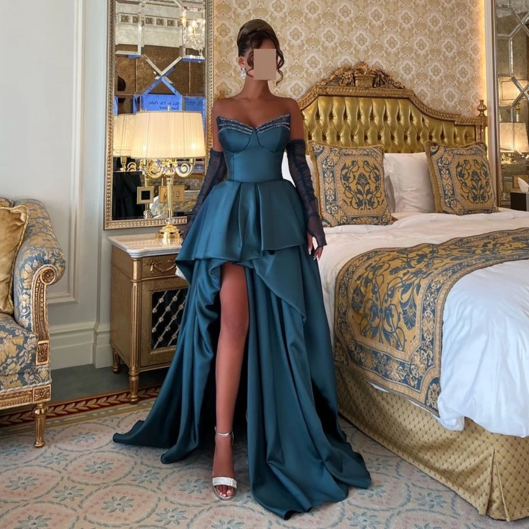 

Женское атласное платье с рюшами, длинным рукавом и шнуровкой на спине