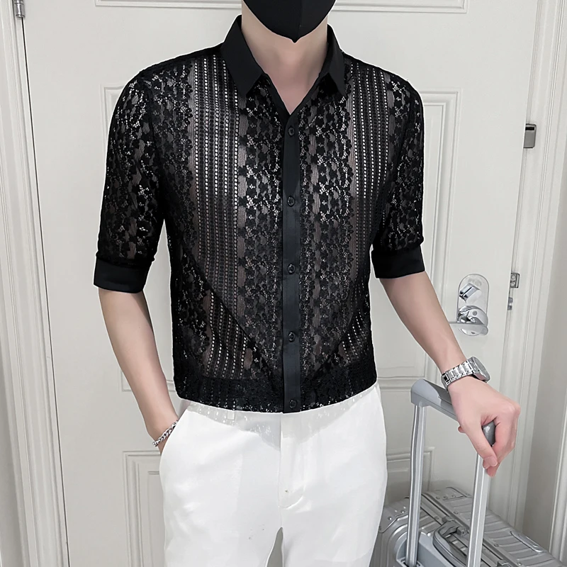 

2023 New Mens Black White Lace Hollow Patchwork Shirt Long Sleeve Luxury Party Promshirt Men's Petticoat Nightclub Dress Tuxedo