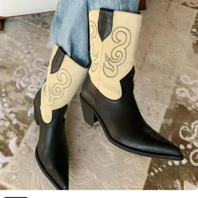 Женские ботинки с острым носком, на квадратном каблуке, до середины икры