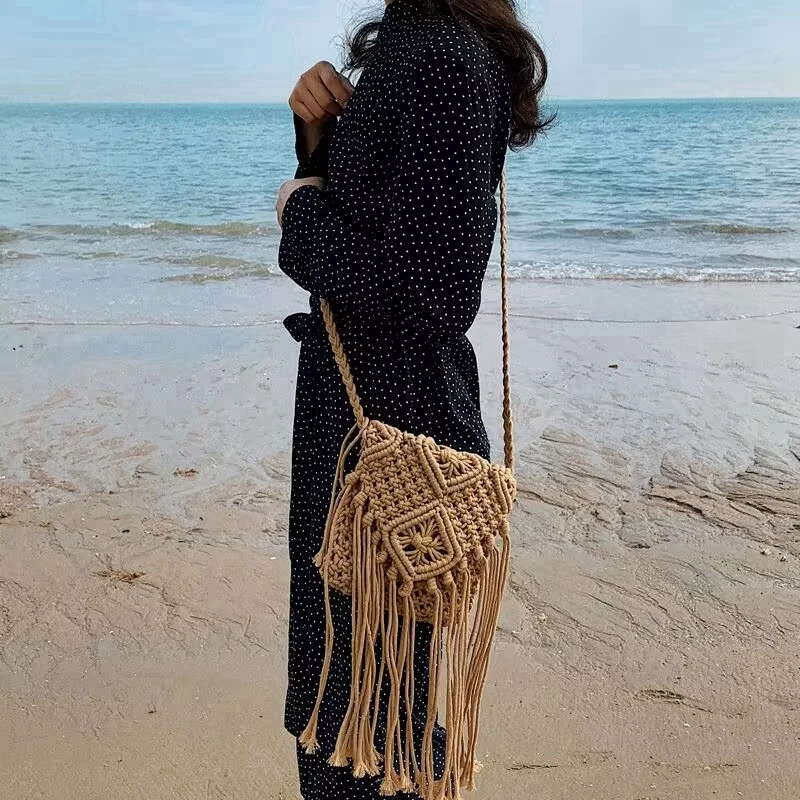 Fashionable Flap Woven One Shoulder Crossbody Bag long Tassel small square bag Summer Zipper Beach Bag