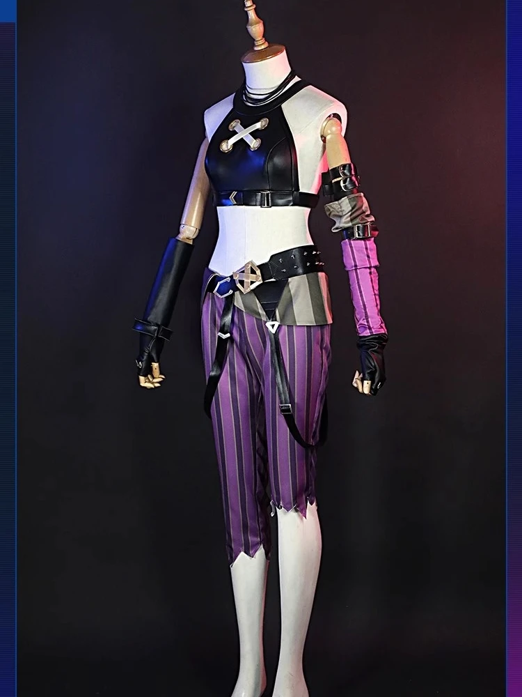 Женский костюм для карнавала в виде двух городов