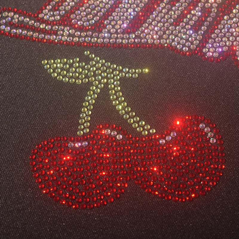 Высококачественные узоры сверления утюгом на футболке джинсовые аксессуары для