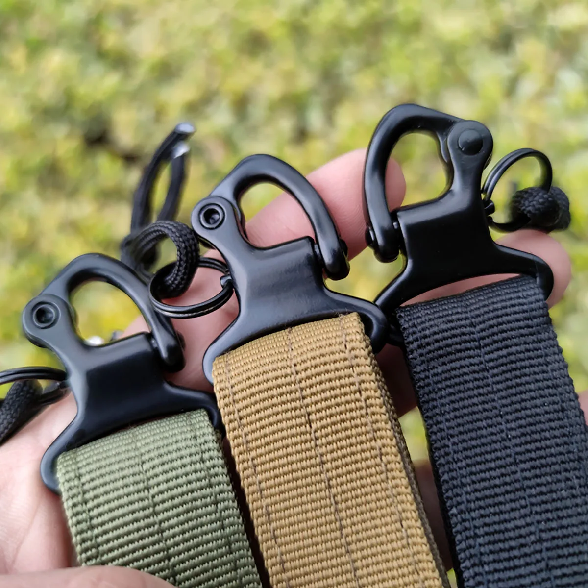

1/2/3pcs Carabiner Tactical Outdoor Keychain MOLLE Webbing Buckle Hanging System Belt Backpack Buckle Camping Hiking Accessories