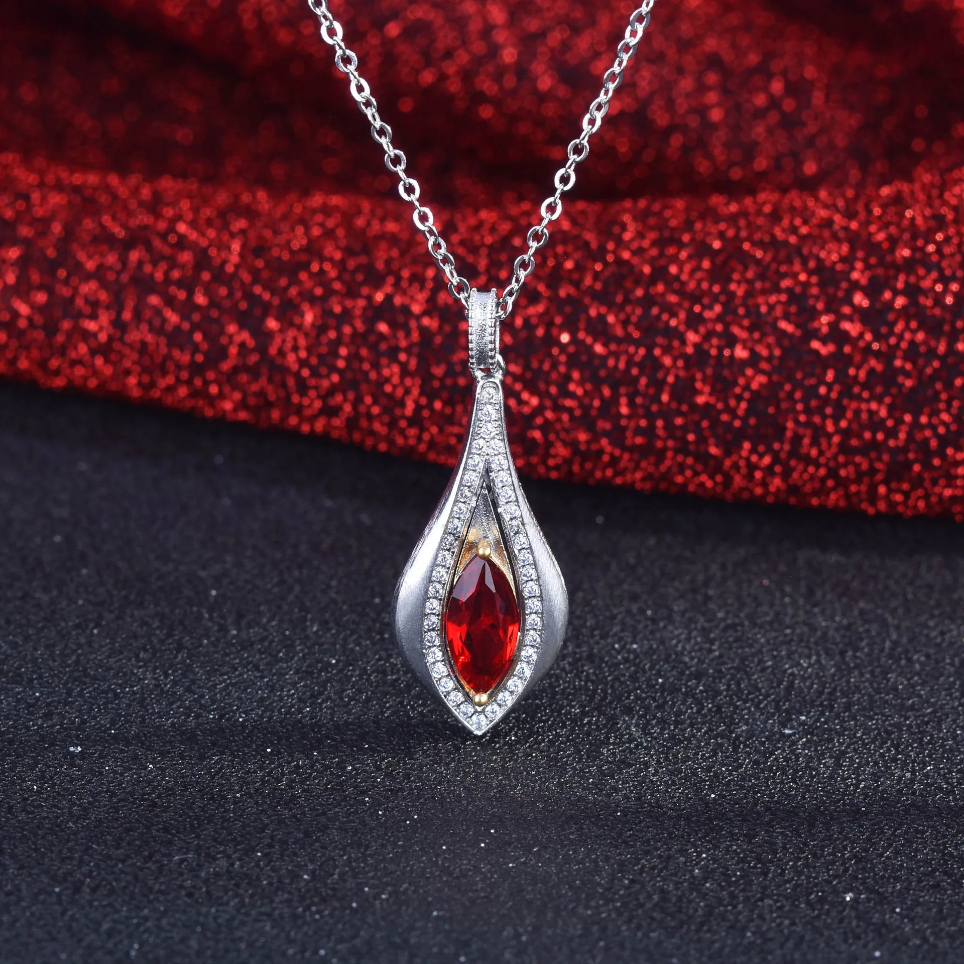 

Foydjew New Italian Vintage Jewelry Artificial High Quality Pigeon Blood Ruby Pendant Necklaces For Women Anniversary Gifts