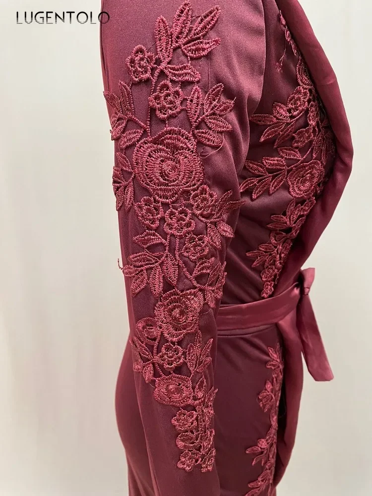 Женское пикантное платье облегающее коктейльное на одно плечо с аппликацией