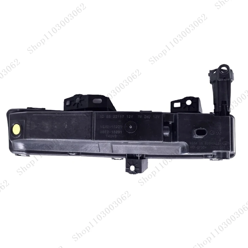 Фото Дневные ходовые огни (ДХО) M8E215200AC для Land Rover Range Rover HSE L460 2022 2023 2024, передние, внешние, дневные ходовые огни №2