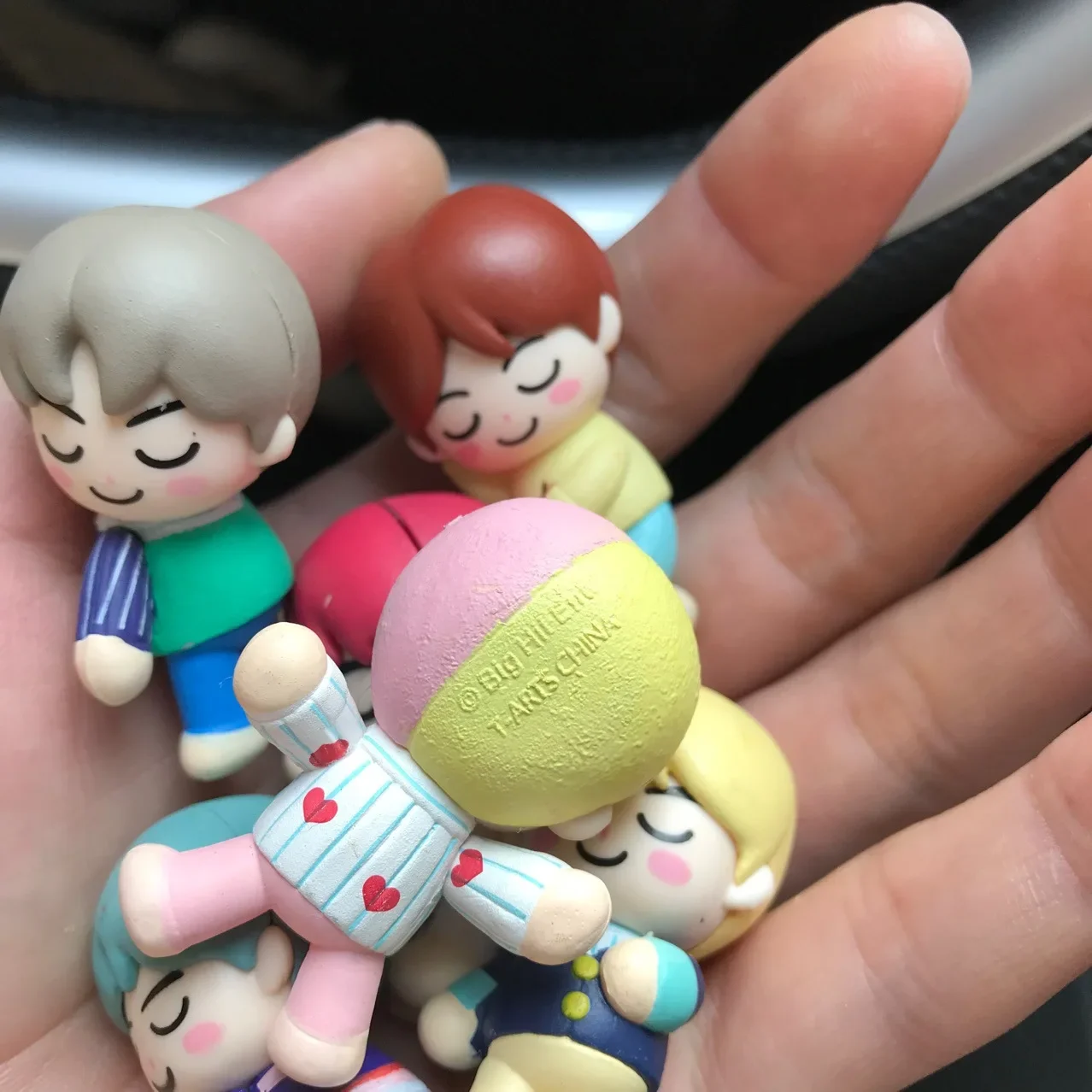 5 шт. Tomy TinyTAN Bangtan Boys Groups Модель игрушки Мультфильм спать на животе мини-фигурки игрушка в подарок (art.: 3920cfdfbf88f) - 3920cfdfbf88f
