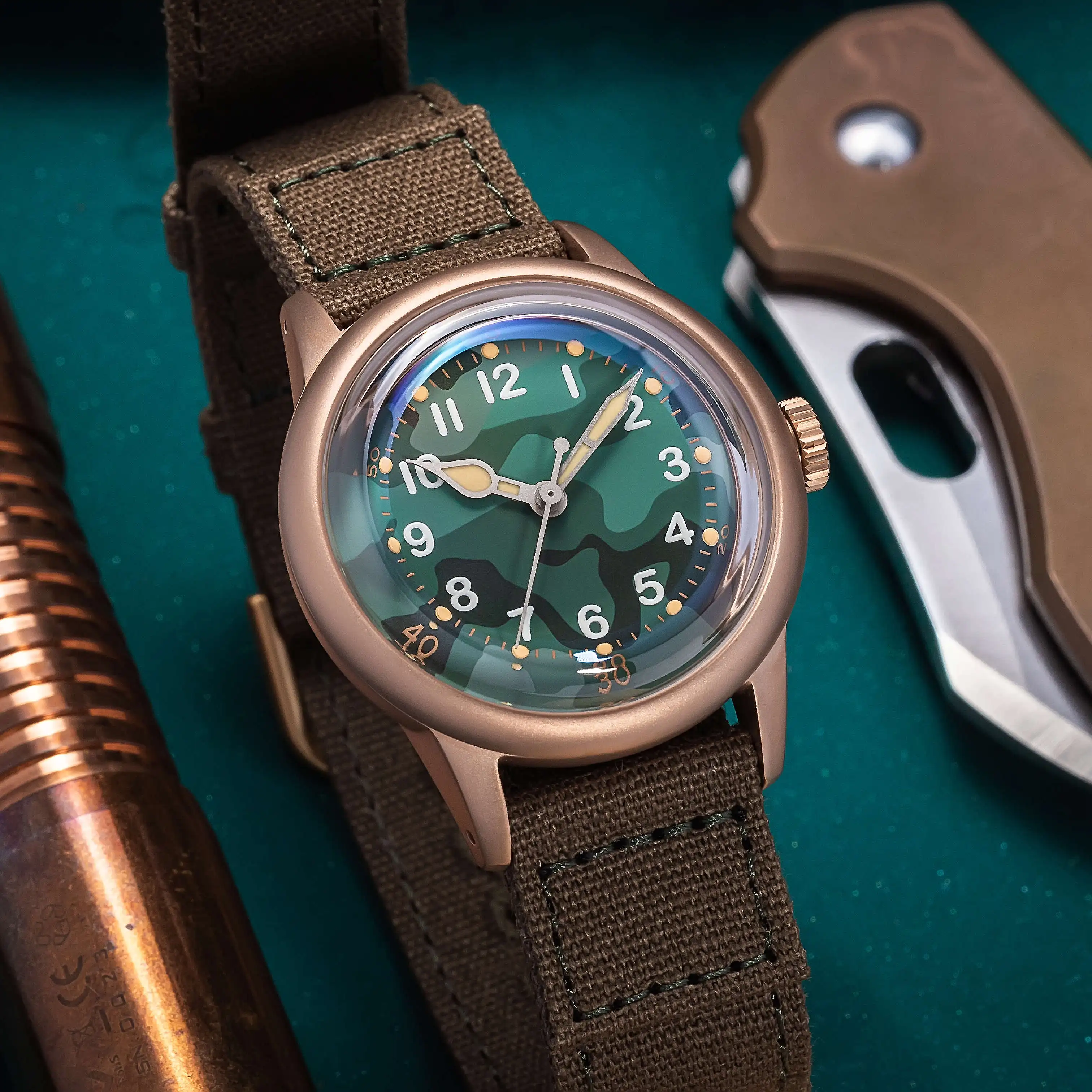 Часы наручные женские с сапфировым стеклом 36 мм 150 м