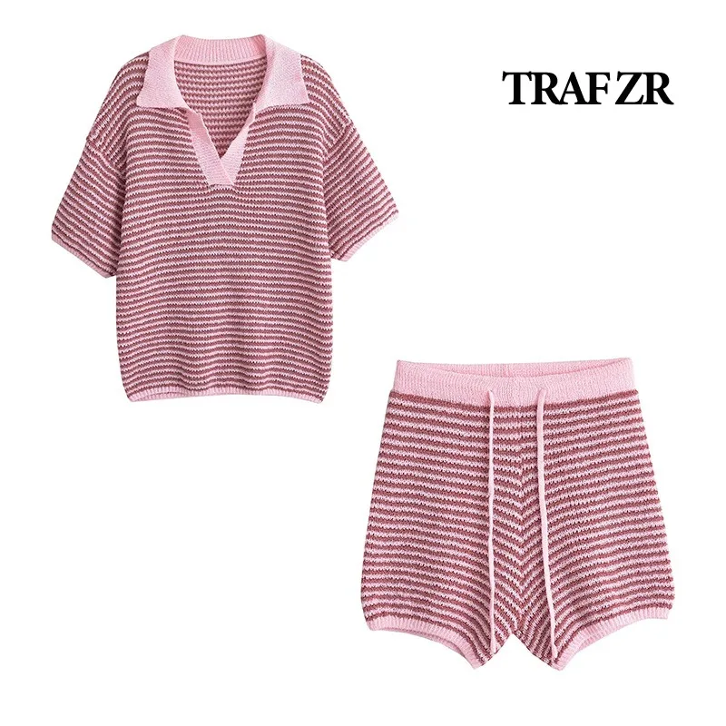 Костюм женский трикотажный из 2 предметов в полоску и шорт