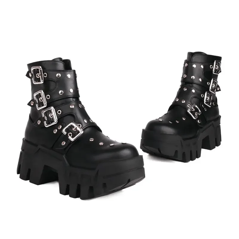 Рисунок 6 - Женские ботильоны в готическом стиле