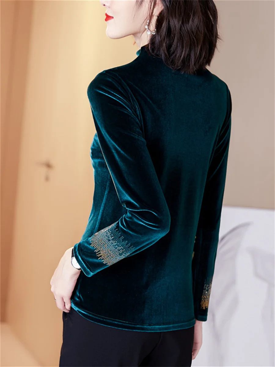 Блузка женская демисезонная с длинным рукавом круглым вырезом и блестками