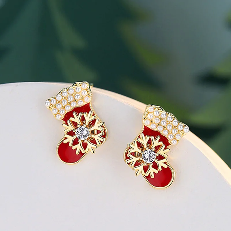 

2022 Korean Fashion Christmas Series Christmas Socks Snowflake Earrings Female Niche Design New Year Temperament Women Earrings