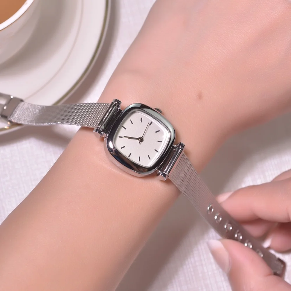 

2022 ретро простые женские часы с квадратным циферблатом, повседневные изысканные женские кварцевые часы лента из нержавеющей стали, модные ...
